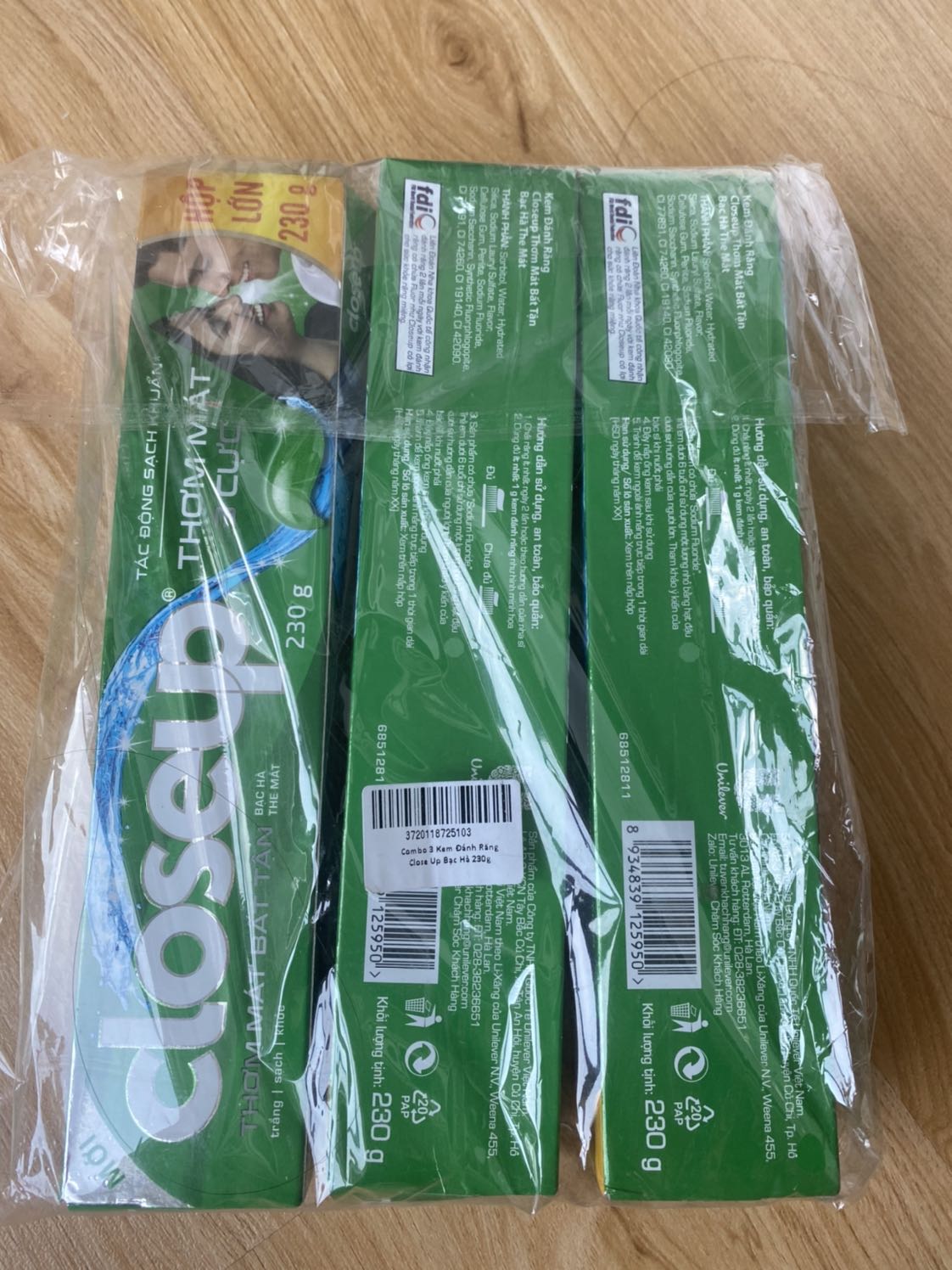 Mua combo 3 kem đánh răng lúc được giảm giá. Nhận hàng đúng mẫu mã và chất lượng. 
Nhân viên giao hàng của Tiki rất thân thiện, lịch sự. Không như những nhân viên giao hàng các hãng khác