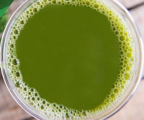 Bột rau má thì có rất nhiều hãng làm rồi, sau khi thử sản phẩm này thì mình rất ưng, được đóng theo từng gói nhỏ tiện dụng, gói tuy nhỏ nhưng có võ nha, vị đậm, đắng luôn, ai uống không quen nên thêm đường hoặc mật ong vào.