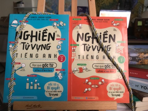 Cá nhân mình không thấy hài lòng vì mình học anh văn để giao tiếp, tuy nội dung trình bày có dễ nhớ nhưng lại không hề thông dụng trong giao tiếp, không theo chủ điểm, không có app để hổ trợ nghe đọc. Mình cảm giác sách giống tự điển hơn.