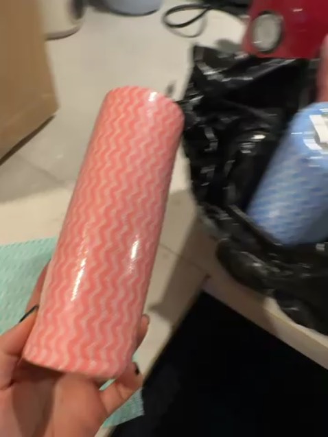 Hàng giao không giống mô tả sản phẩm:
- hàng không có tem sản phẩm như hình sản phẩm đăng bán
- kích thước sản phẩm nhận được là 20*20 không giống hình đăng tải là 20* 40 cũng không giống mô tả 20*30