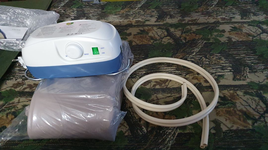 Đã nhận hàng giống mô tả, xài ok. Mua tháng 7 mà tem bảo hành bắt đầu từ tháng 5 trôi mất 2 tháng..? giải quyết sao shop ơi! ***