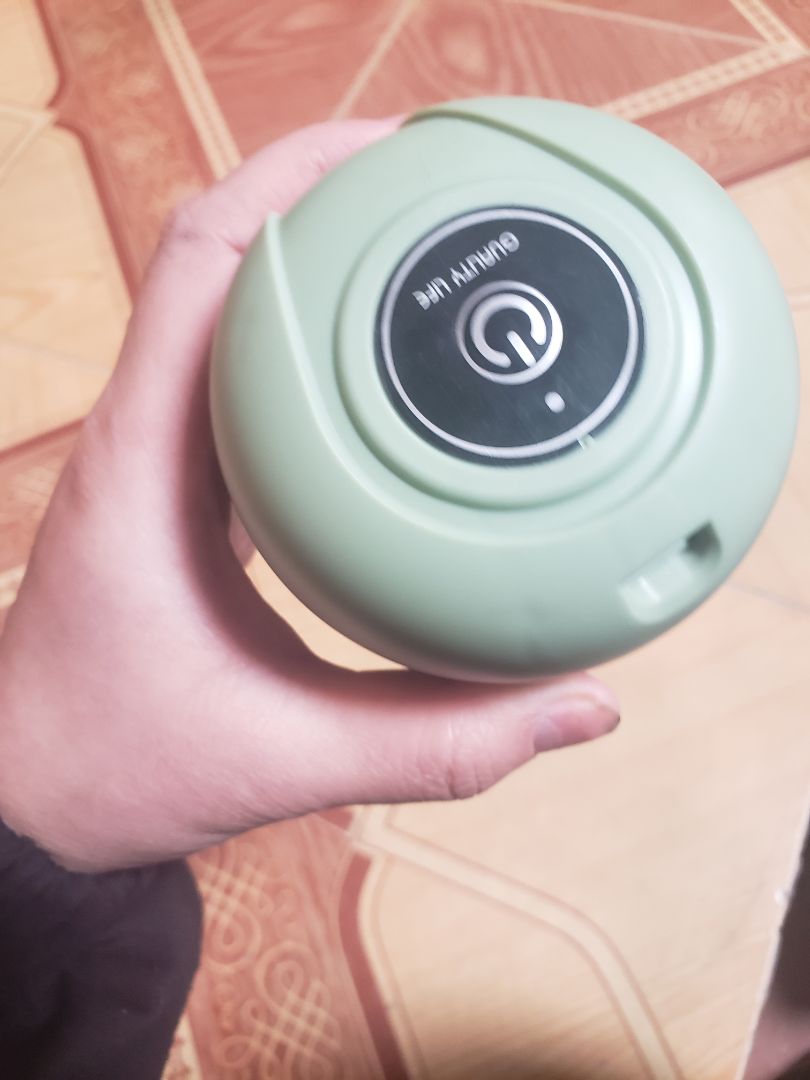 máy xay mạnh, lưỡi sắc bén, xay tỏi vs rau củ đồ ăn dặm cho bé thì vô tư. thịt thì nên cắt bé. nố chung là hàng đẹp