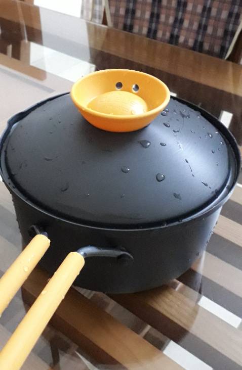 Nồi nhẹ, kiểu dáng đẹp, tay cầm chắc chắn, giao hàng nhanh.