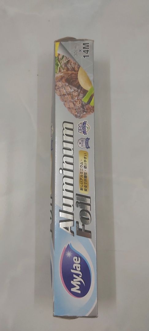 Sản phẩm cuộn nhỏ dễ sử dụng, giá phù hợp. Giấy bạc sử dụng nướng thực phẩm ok, giữ nước bên trong tốt, thực phẩm sau khi nướng không bị khô