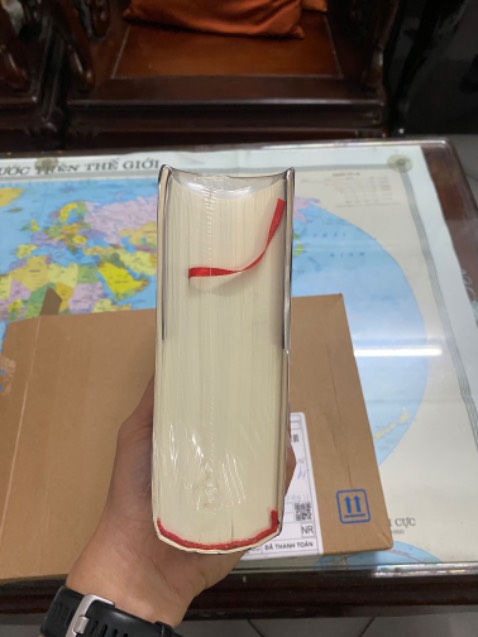 Rất thích cuốn Gia tộc Rockefeller của cùng tác giả nên mua thêm cuốn này. Những quyển sách dày luôn được tiki bọc và đóng gói rất kỹ, giao hàng cũng nhanh nữa.