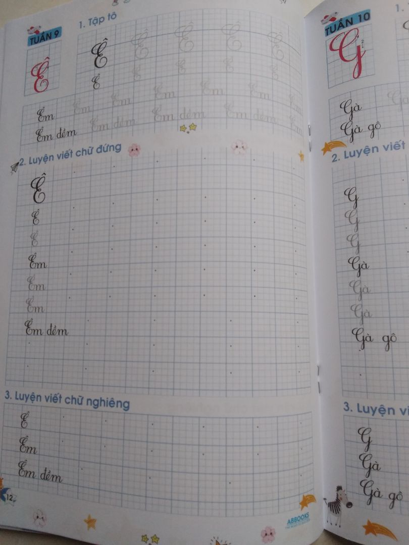 Shop phục vụ tốt. Vở có mẫu chữ  viết nghiêng nhưng chưa có hướng dẫn cụ thể.