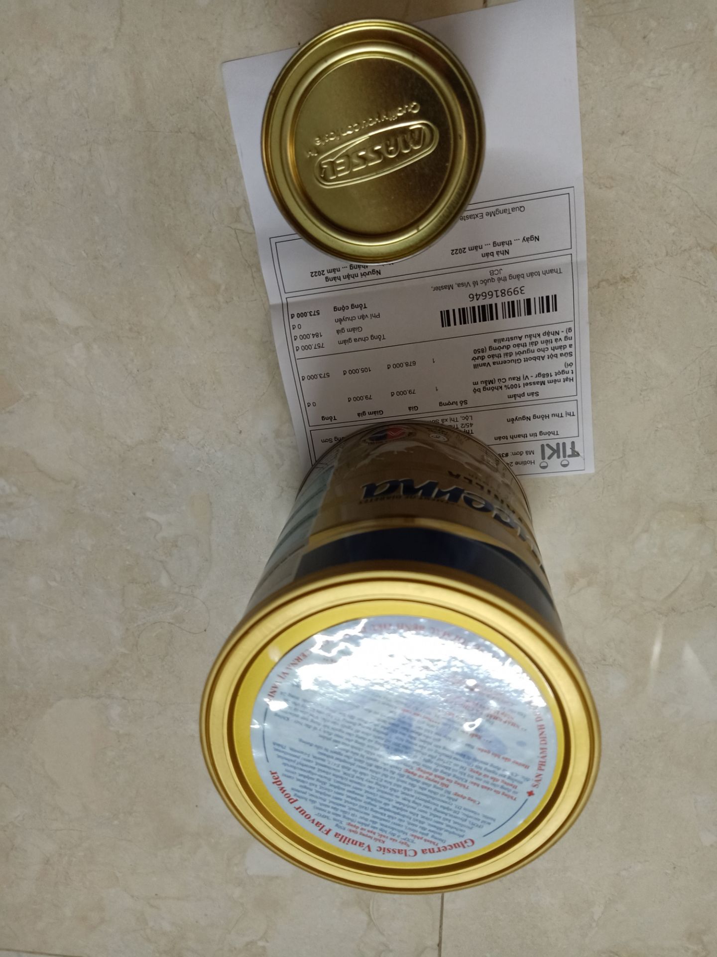 đóng gói cẩn thận, date 6/2023, nhìn ưng ý tặng mẹ.