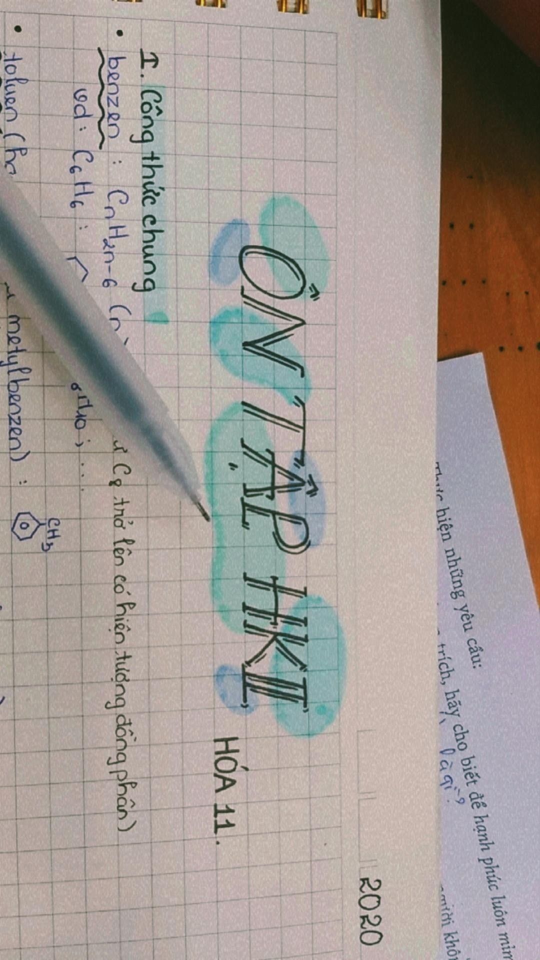 Thời gian giao hàng nhanh. Chất lượng tốt, sách nhìn mới tinh. Giá hợp lí, mn nên mua sách này nha. Sách có cả lý thuyết và bài tập. phần bài tập có giải thích chi tiết bước giải và từ cơ bản đến nâng cao nha. nếu bạn nào chịu khó học với sách này thì sẽ học tốt vật lí.