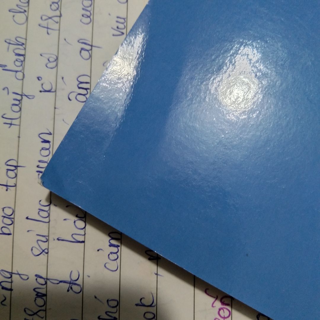 sách hơi đf góc tý,có trong bọc sách đàng hoàng nên rất thik
nội đứng rất hay nghe đọc hiểu viết
file nghe mm quét mã qr là tải đc nha
 sách đẹp hay đáng mua