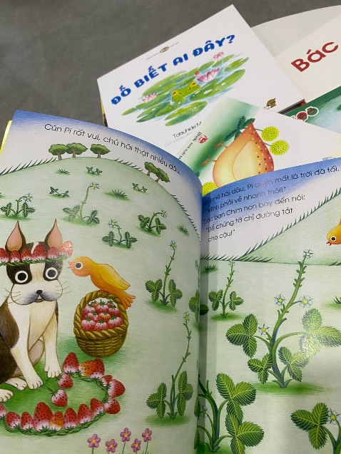 sách được thiết kế chỉn chu nhiều chi tiết liên tưởng đến nhau rất hay, ba mẹ nhìn cũng thấy hay