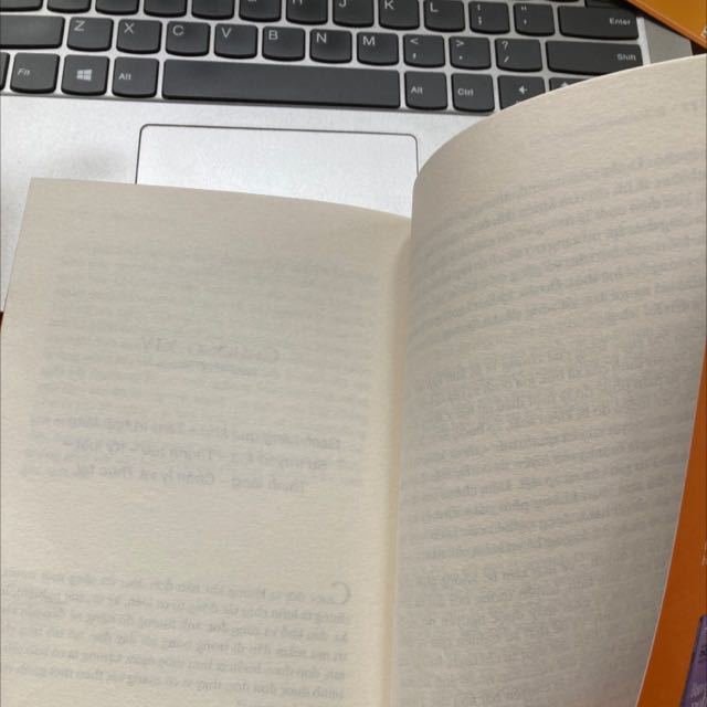 Mình mua 4 quyển nhưng quyển này bị mất trang. Không biết tiki có hỗ trợ đổi 1 quyển ko?