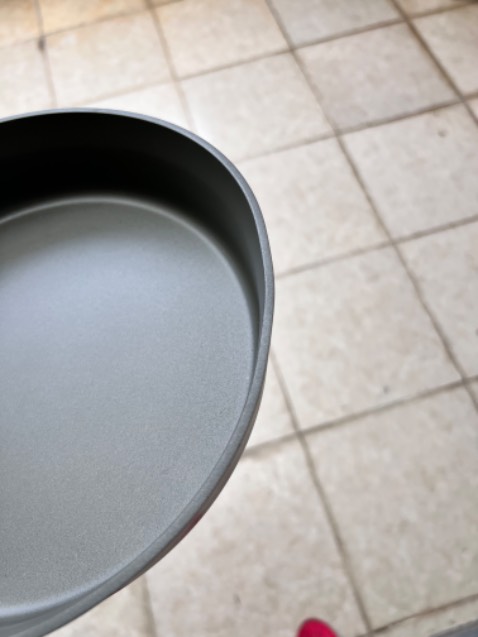 Hàng tốt, tuy nhiên chảo giao bị móp