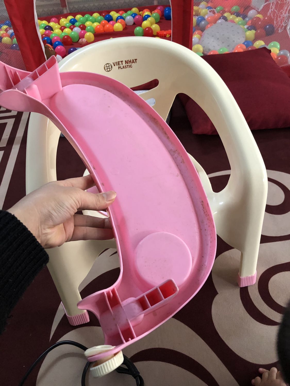 Chọn màu xanh shop gủi màu hồng, ghế thì bẩn và sước như kiểu đã qua sử dụng . Nói chung là ko hài long Chọn màu xanh shop gủi màu hồng, ghế thì bẩn và sước như kiểu đã qua sử dụng . Nói chung là ko hài long