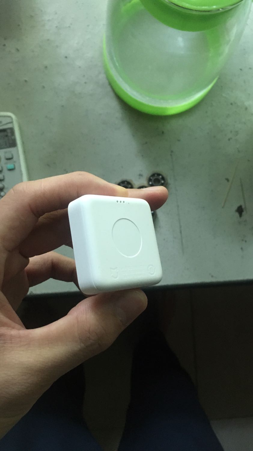 Giao hàng nhanh, sản phẩm nhỏ tiện dụng, ko biết độ chính xác có cao không chứ lần nào bật điều hoà chỉ 5p sau là báo nhiệt độ phòng còn thấp hơn cả điều hoà bật.