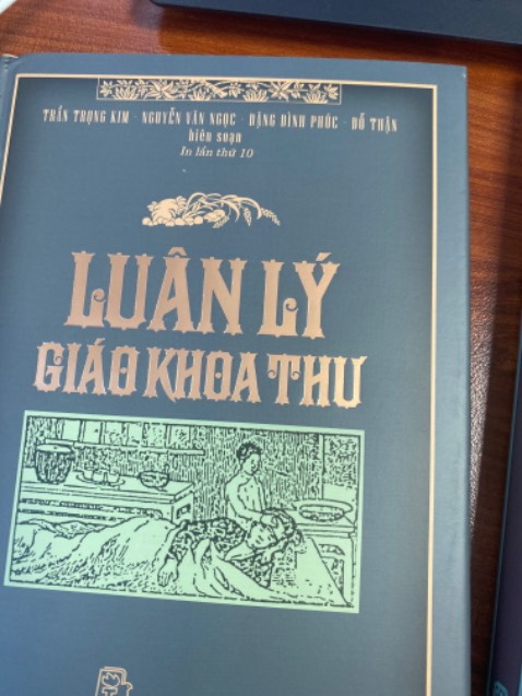 Truyện ngắn biên soạn dễ đọc, dễ hiểu. Bìa sách dày, cứng cáp, đẹp. In rõ nét. Đọc sách sẽ cảm nhận được phảng phất nét đẹp văn hoá của người xưa.
