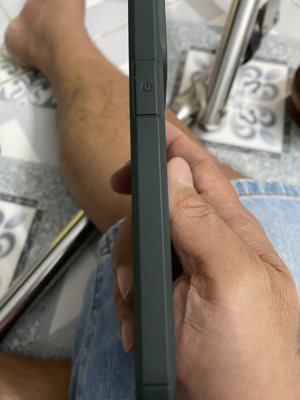 Hàng kém chất lượng mà bán giá cho cao ***