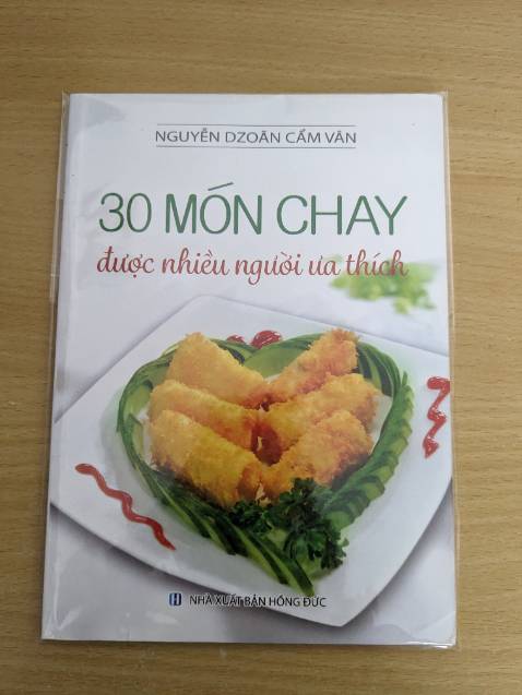 Sách bọc cẩn thận, vận chuyển nhanh