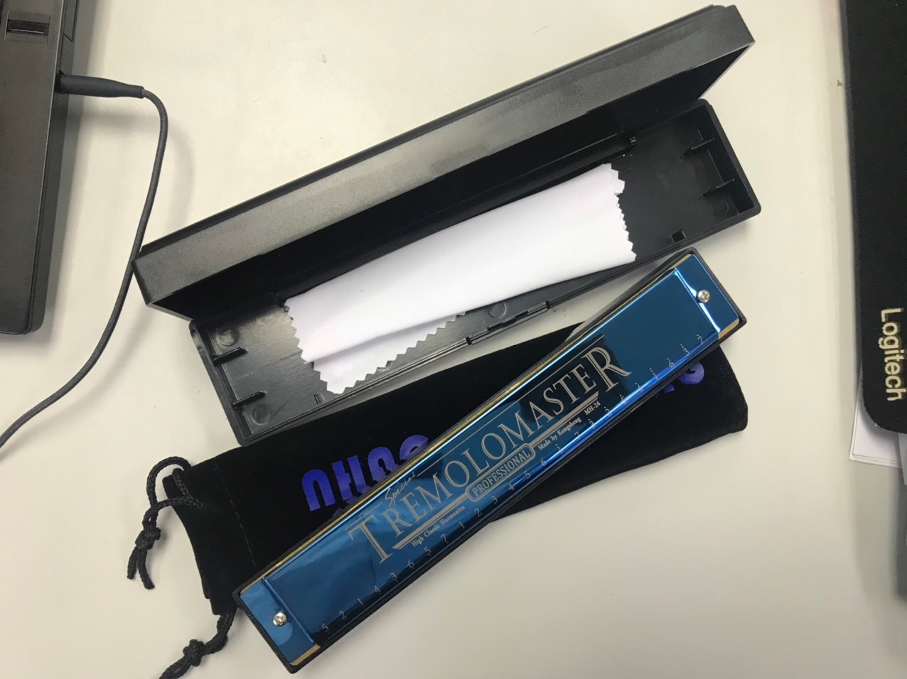 Sản phẩm giao hàng đúng hẹn, đóng gói cẩn thận.
Kèn đẹp, bóng có tặng kèm bao vải đựng kèn.
Good