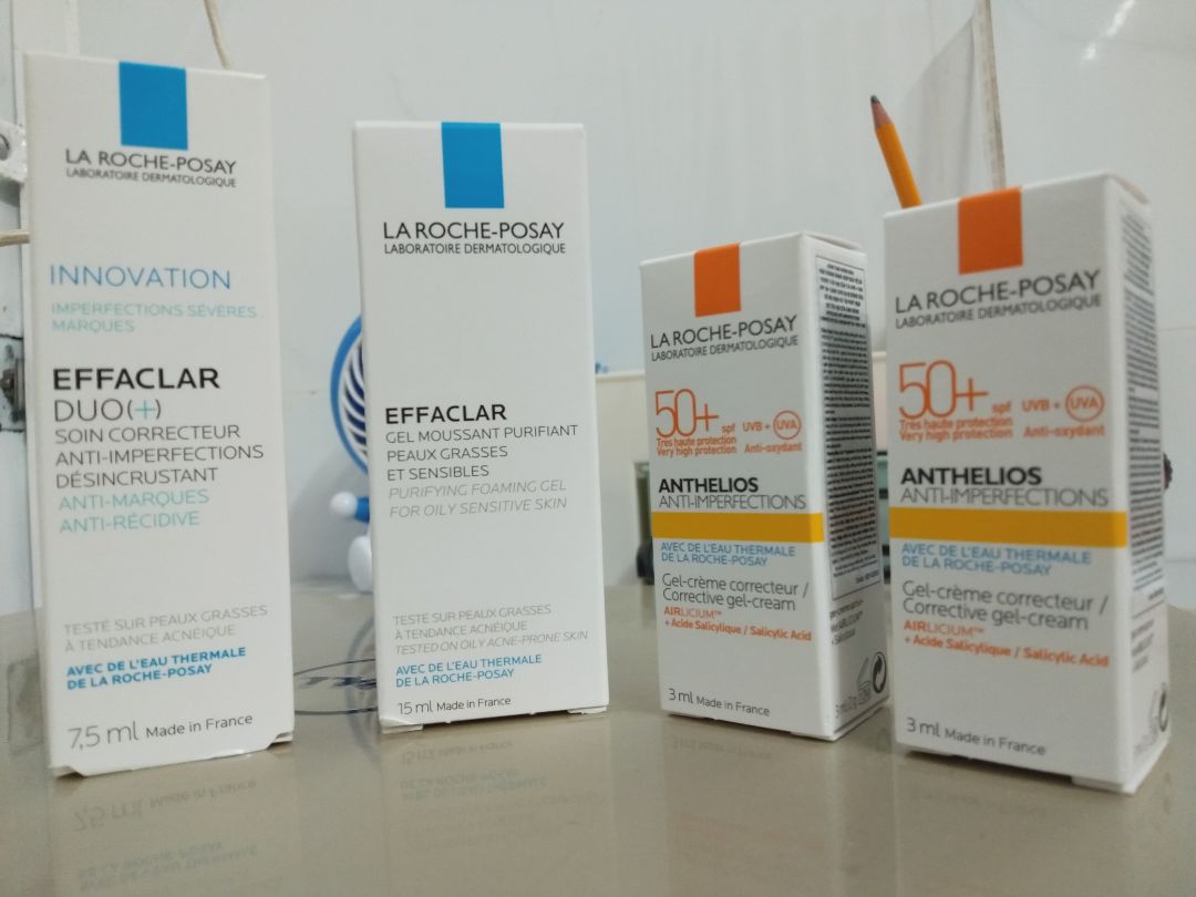 Giao hàng gói không cẩn thận, lúc mình nhận về thì SRM không gói gì bên ngoài để bảo vệ mà chỉ để vô hộp. Mua kèm bộ sp SRM mini 15ml, KD 7.5ml, KEM CHỐNG NĂNG và chai SRM 50ml riêng mà vậy đó Giao hàng gói không cẩn thận, lúc mình nhận về thì SRM không gói gì bên ngoài để bảo vệ mà chỉ để vô hộp. Mua kèm bộ sp SRM mini 15ml, KD 7.5ml, KEM CHỐNG NĂNG và chai SRM 50ml riêng mà vậy đó