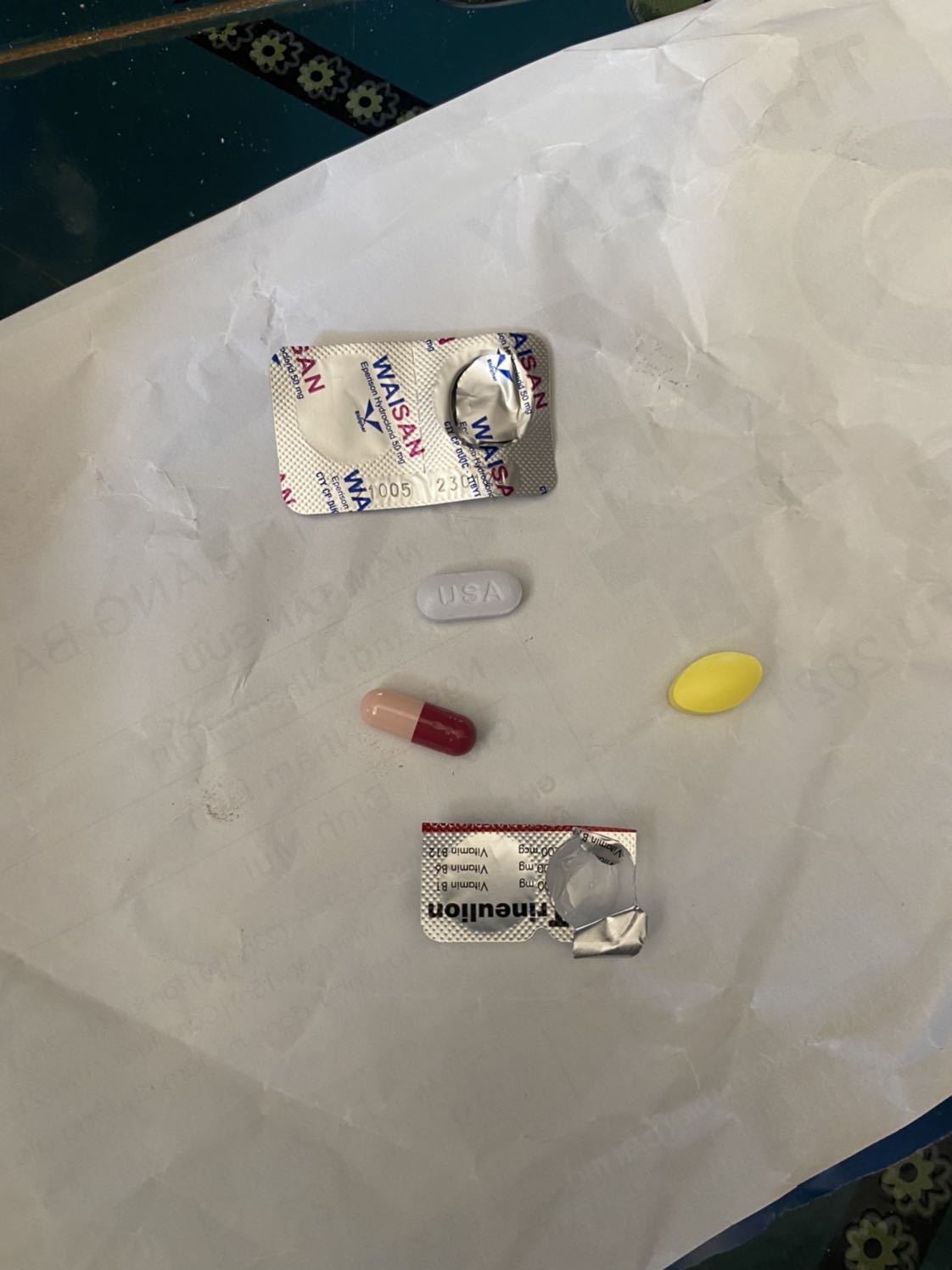 Miếng bông to quá. Xài sẽ tốn nhiều hơn. Hình ảnh ko liên quan.bông bạch Tuyết là dc ruiw