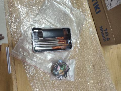 Sản phẩm như hình, độ co dãn tốt nhưng bao bì bên ngoài cũ và khá dơ