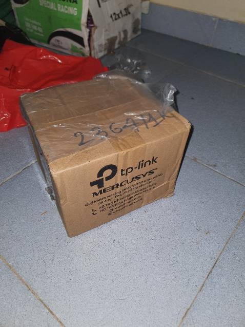 Mua hàng thì bảo là bảo hành 2 năm tới chừng hư hỏng diện mọi lý do để không bảo hành trả về bảo là vào nước mà không chứng minh được sản phẩm bị vào nước trong khi đó camera tôi đặt trong nhà,quá tệ tôi phải đặt thêm 1 cái để đền cho khách hàng.
Nói chung hãng này bảo hành rất tệ,ae có mua chọn hãng khác mà mua né thắng Tapo này ra.