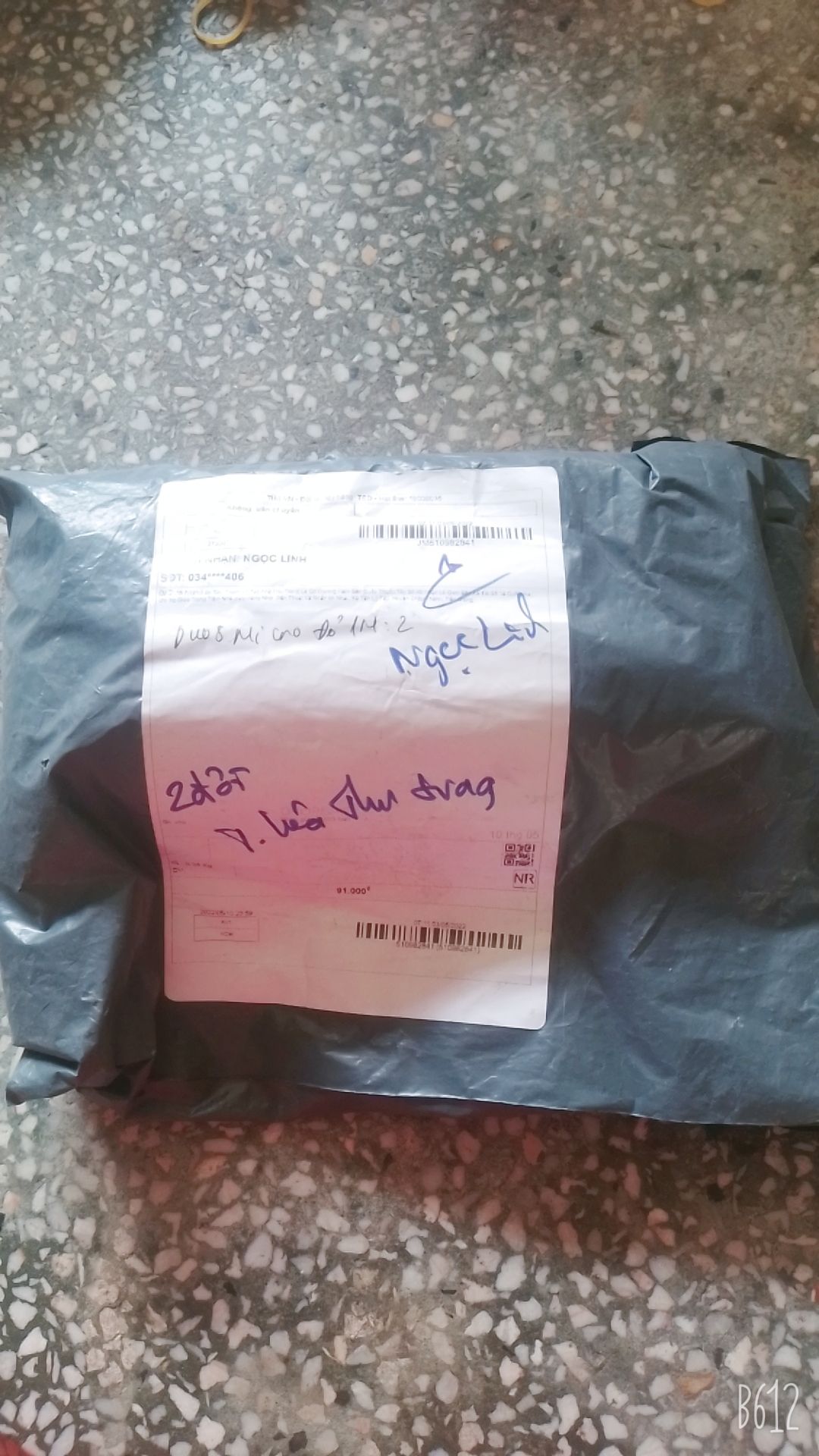 giao vậy đúng đơn hàng của mình và giao hàng rất nhanh và rất đẹp và rất tốt và rất hài lòng