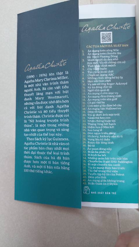 Dù đã đọc hàng chục tác phẩm trinh thám của Agatha Christie với cùng môt  mô típ .Tác phẩm tiếp theo bằng cách nào đó vẫn luôn làm người đọc bất ngờ. “ Án mạng giữa không trung “ dĩ nhiên không nằm ngoài qui luật đó. Agatha Christie thật sự xuất sắc trong việc tạo dựng cốt truyên, xây dựng hỉnh ảnh, tính cách các nhân vật và hơn hết là sự sáng tạo không ngừng trong mỗi tác phẩm.