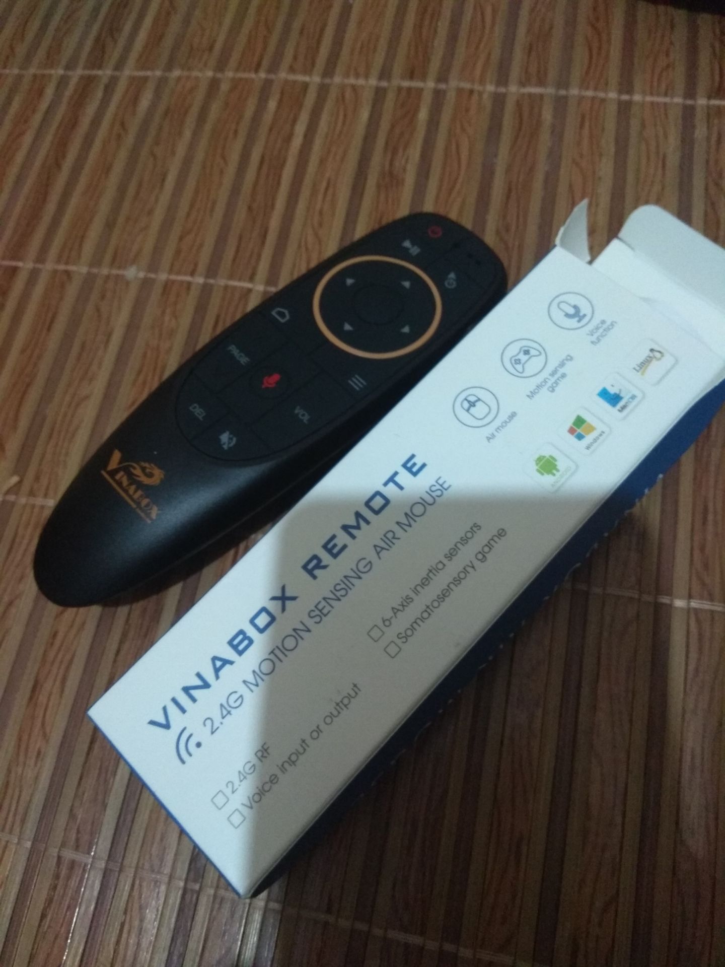 Chiều nay mới nhận hàng. Cảm thấy thất vọng về sản phẩm khi không sử dụng được chức năng chuột bay, khá vất vả khi sử dụng, lại mất thời gian tìm sản phẩm khác phù hợp hơn, vớt lại được chức năng giọng nói khá ổn...các bạn mua  lên tìm hiểu kĩ hơn.