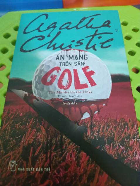 Luôn để ý tới những chi tiết nhỏ nhất mà không ai chú ý để tìm ra cách lý giải những hợp lý cho bản thân mình là phong cách Poirot.