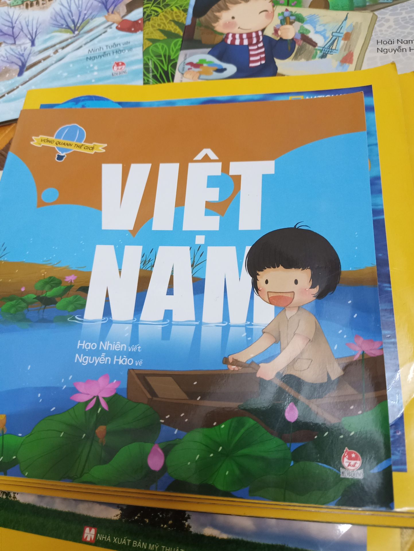 Rất hài lòng về sách.