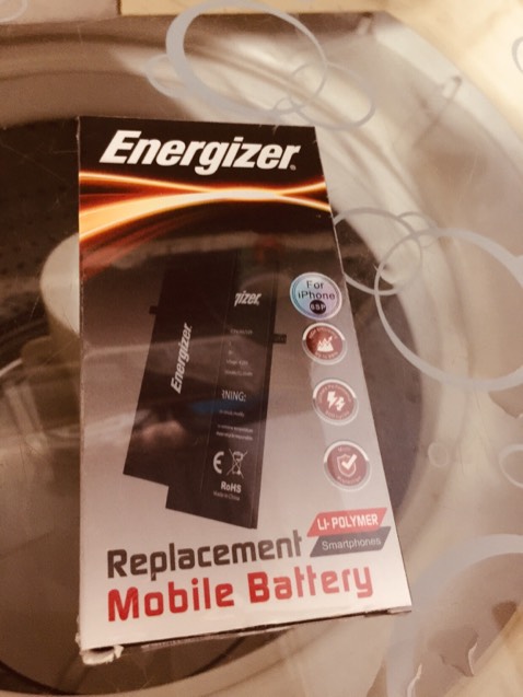 Pin sạc đầy để qua đêm thì pin trôi sạch trơn. Xài tạm được thôi . Mắc công sạc đi sạc lại hoài.