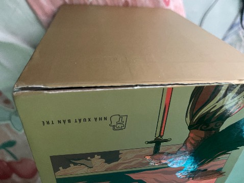 Tiki có chính sách đổi trả rất tốt, sau khi phản hồi mình đã nhận lại bộ sách mới đẹp. Về nội dung thì miễn bàn, gói gọn lịch sử đất nước dưới dạng các câu hỏi, dễ đọc dễ tra cứu, tài liệu tham khảo phong phú