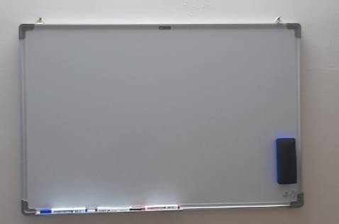 Hàng đóng gói kỹ,  nhiều lớp dày, chắc chắn, đến nơi an toàn, sớm hơn dự kiến 1 ngày.
Bảng đẹp, lau sạch.
Shop trao đổi nhiệt tình,  đáng tin cậy