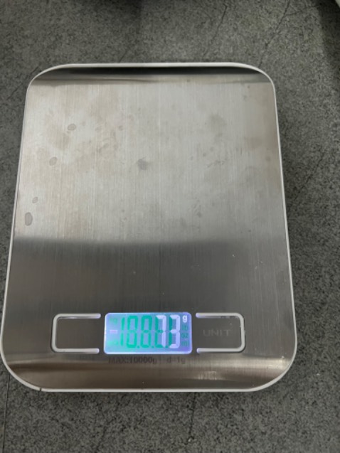 Cân bằng mắt còn chuẩn hơn. Độ chính xác 1g mà độ lệch tới gần 100g