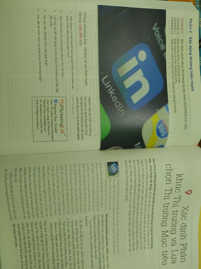 Sách đẹp, trình bày bìa sinh động. Nội dung sách rất hay, phong phú và đa dạng được chấp bút bởi Kotler, bậc thầy của Marketing hiện đại. Sách được Đại học Kinh tế Tp. HCM dịch nên rất rõ ràng và mạch lạc.