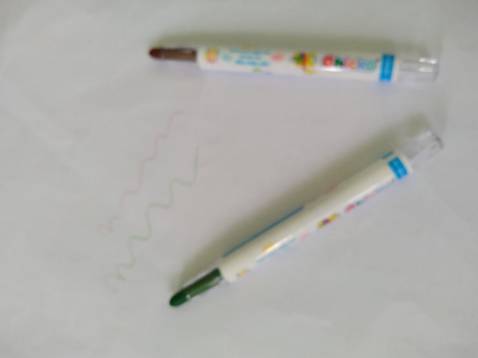 Mẫu mã đẹp, tiện dụng, có 36 màu như mô tả.