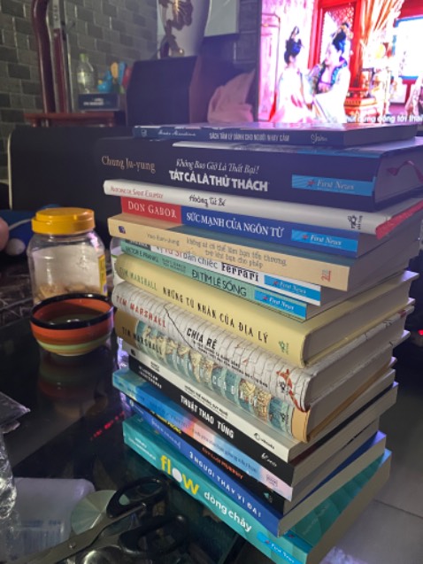 Giao hàng nhanh, nhưng vận chuyển bị rách 1 góc của thùng dẫn tới trầy sách rồi. Sách in đẹp.