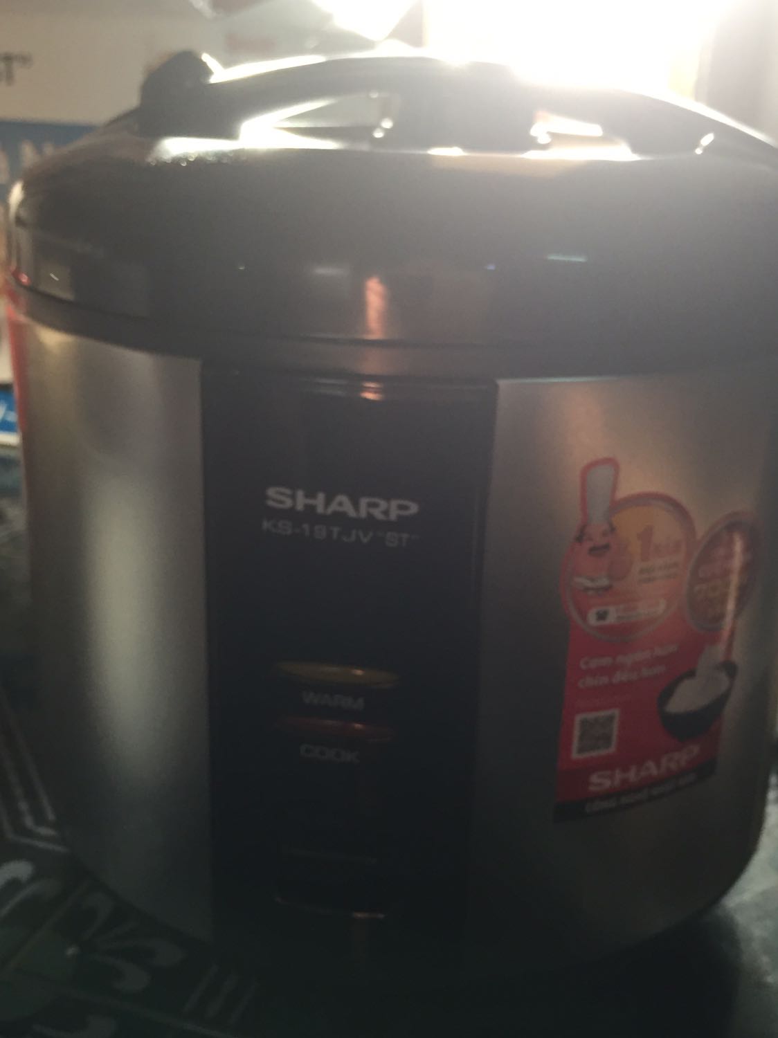 Tiki đóng gói kỹ, giao trễ hơn dự định 1 ngày
Sản phẩm hình thức như quảng cáo bảo hành dài đến 2/2023
Giá lúc mình mua là 513900₫