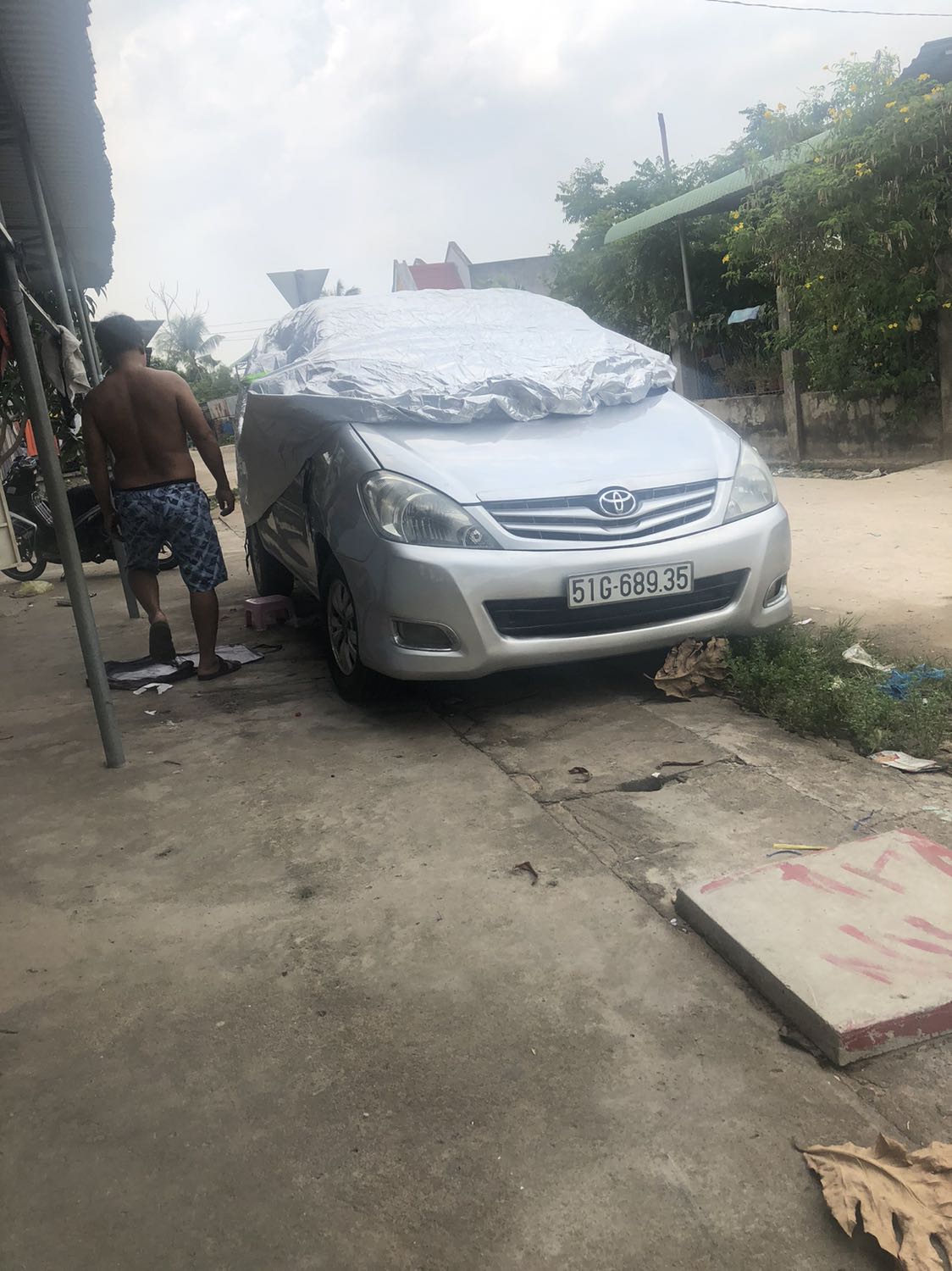 Cửa hang nay lửa đảo mua 7 chỗ dao 4 chỗ nói hoang tien ma ko thay