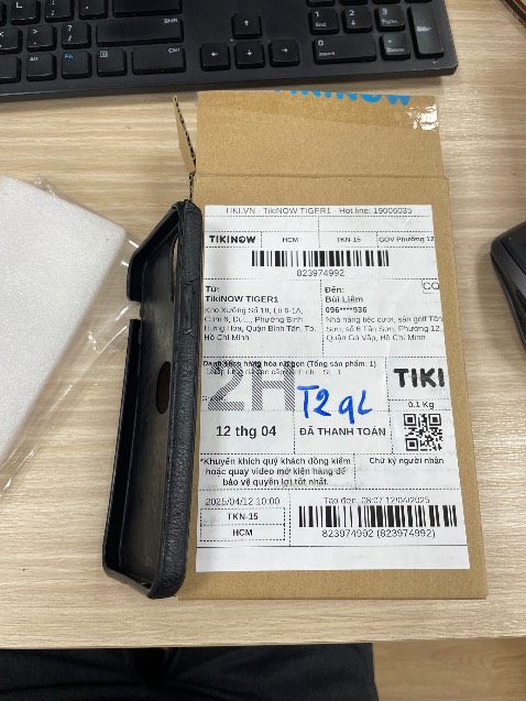 Hàng giao đến bao bì nguyên đai kiện, không móp méo nhưng bên trong vỏ điện thoại vỡ nát.