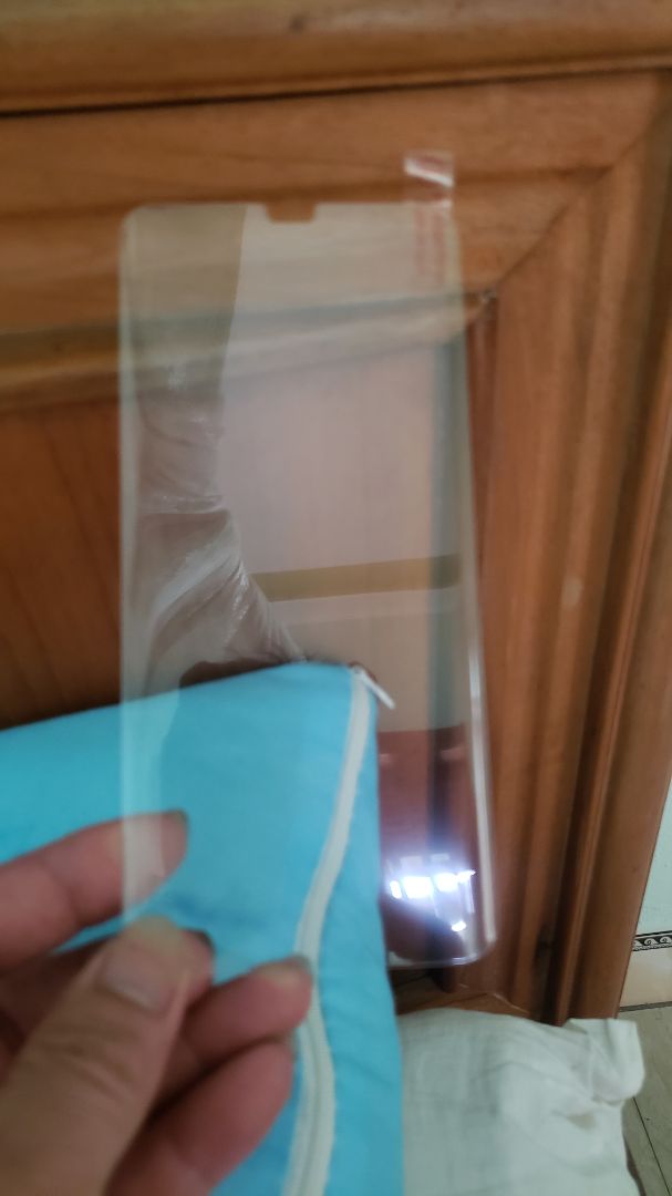 ko biết chất lượng kính thế nào. nhưng mẫu mã nhìn đc