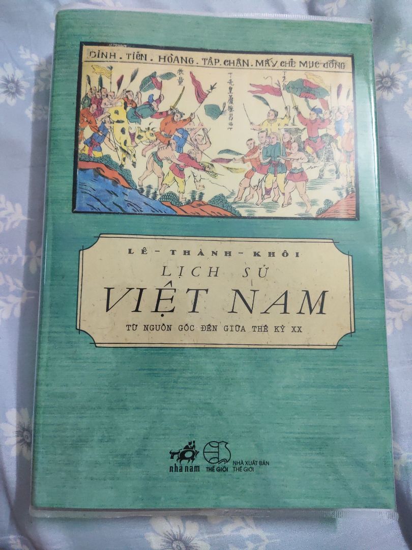 Hình thức: Bìa sách màu sắc nét, mực in rõ
Nội dung: dễ hiểu, không quá hàn lâm, hệ thống đc kiến thức đa chiều