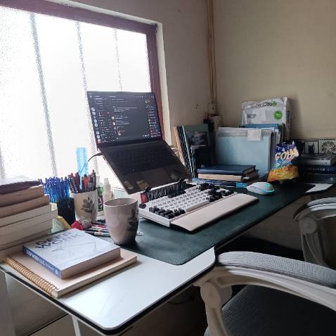 Bàn đẹp, với mã giảm giá nữa thì 600k là đáng tiền