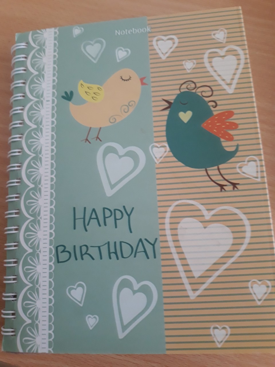 Nói chung sản phẩm về hàng sách, văn phòng phẩm của Tiki mình luôn thấy ok. Sổ giá rẻ, chất lượng giấy ok. Xinh xắn dễ thương. Rất hợp để viết note, hoặc làm nhật ký  :)))