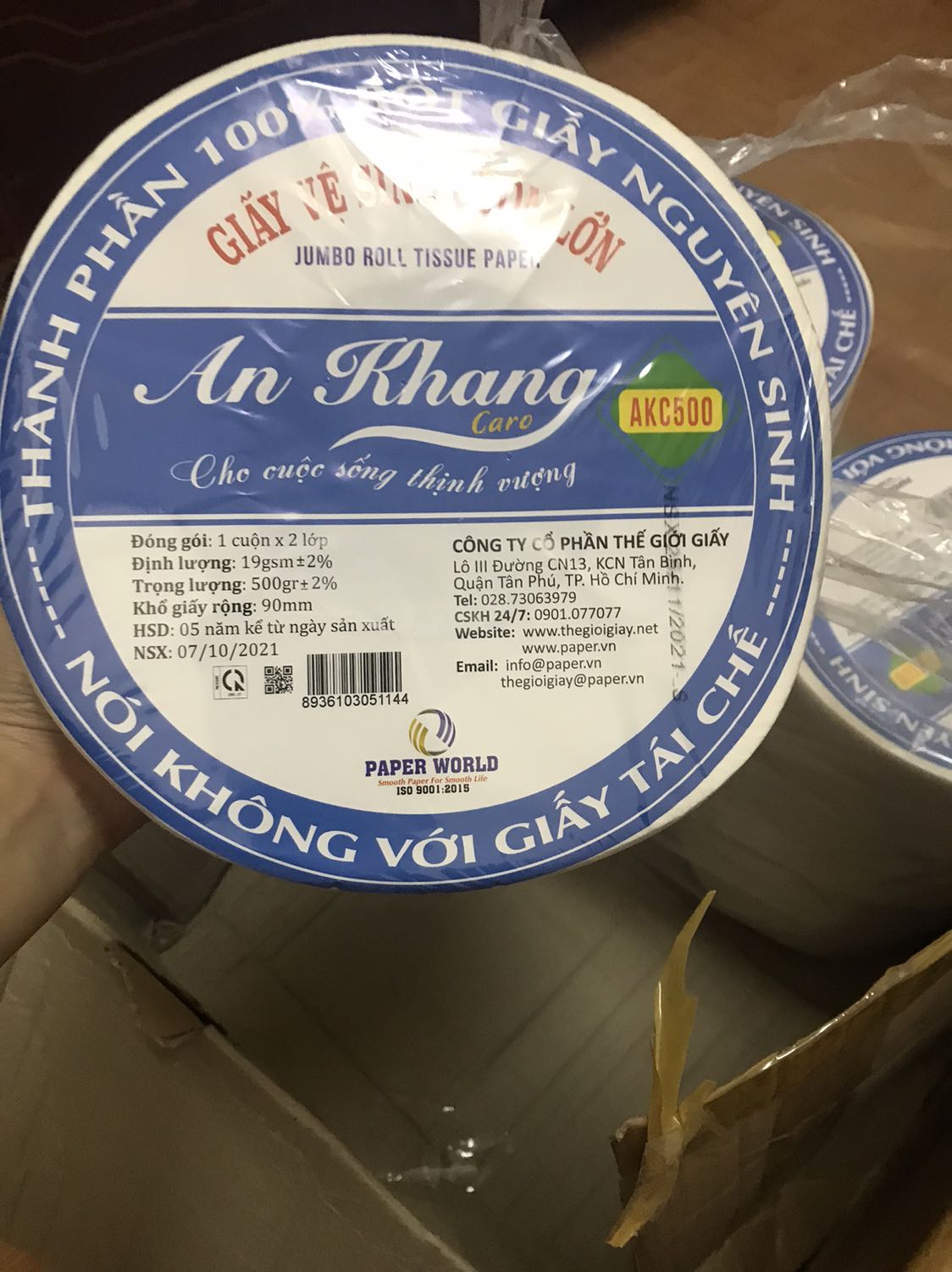 - Dịch nên giao hàng hơi lâu, nhưng không sao thông cảm cho shop, điểm cộng là shop giải quyết khiếu nại nhanh.
- Hàng nguyên seal, đóng gói cẩn thận.
Nhân viên giao hàng thân thiện.
Chất lượng sp ổn trong tầm giá.