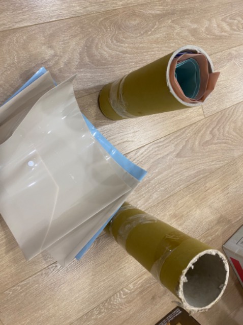 Đây là cách đóng gói túi hồ sơ. Vậy làm thế nào để nó phẳng trở lại 😂
Không hiểu nhà bán nghĩ gì về cách đóng gói này?