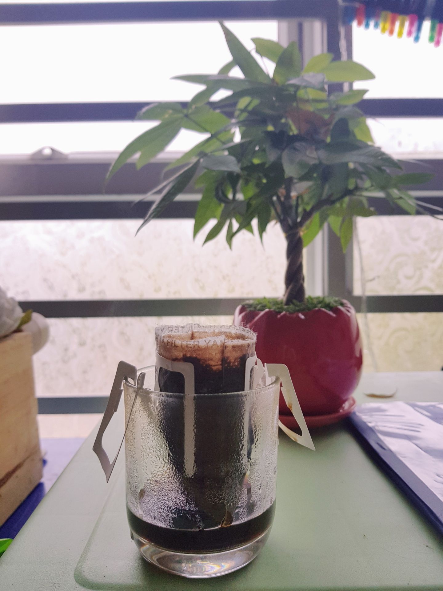 Chuẩn sản phẩm an toàn cho sức khỏe. Mình ít mua sp trên mạng nhưng nhận hàng về ưng hết sức. Cả công ty mình đều dùng,rất tiện lợi cho nhân viên văn phòng như mình. Hộp bọc đẹp, làm quà cho người thân gia đình hay đối tác đều ok nha.Vote cho shop 5* luôn.