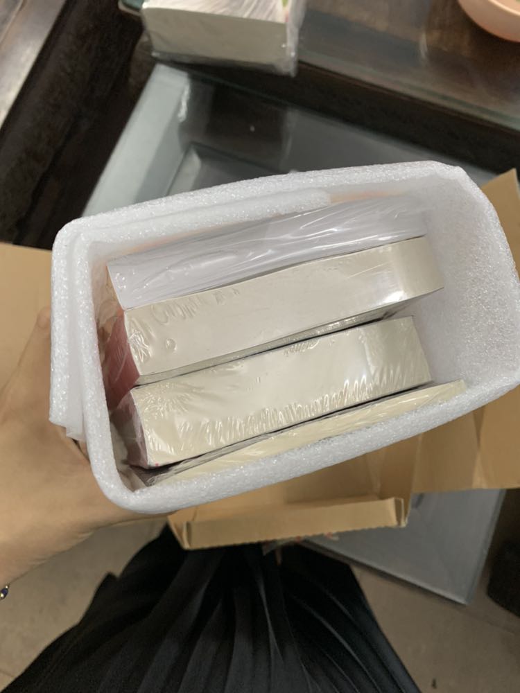 Sách đẹp, giấy k mỏi mắt. Ship nhanh và bọc cẩn thận. Mình thích cuốn này nên sưu tầm nhiều bản in