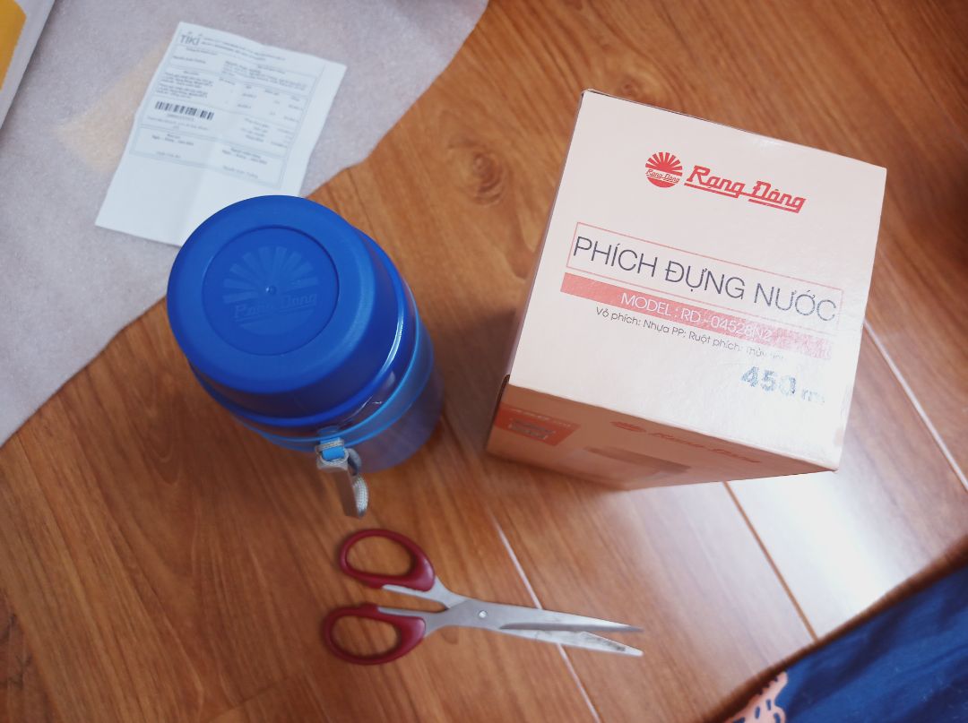 Hàng đúng mô tả, shop đóng gói rất cẩn thận, bình to hơn loại 500ml của Nhật một chút song giữ nóng tốt hơn nhiều.